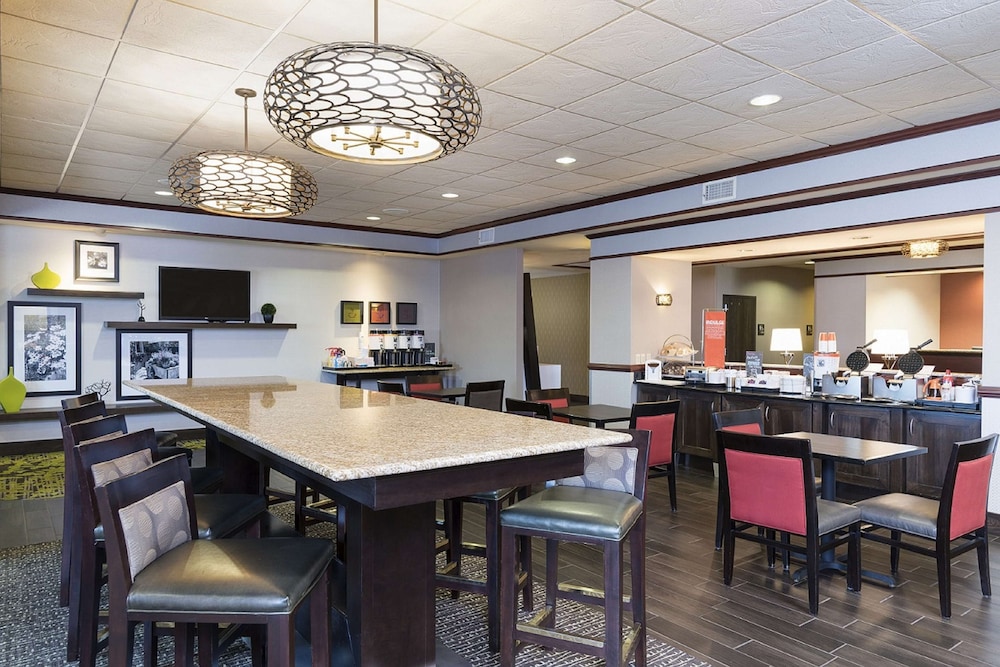 Hampton Inn Mt. Pleasant - photo 22