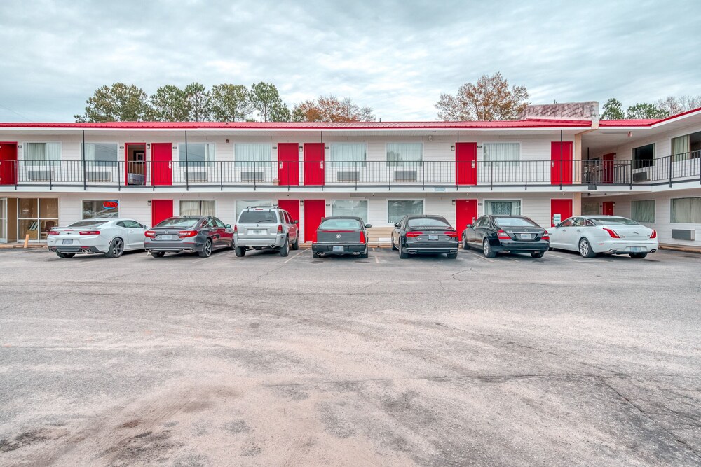 OYO Hotel Fayetteville S Eastern Blvd - photo 18