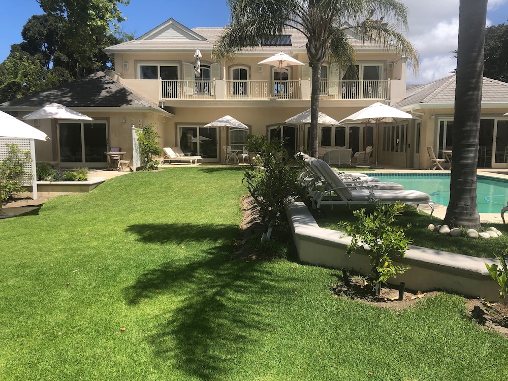 Constantia Valley Lodge — 4-Star Luxury Hotel in Cape Town, South Africa