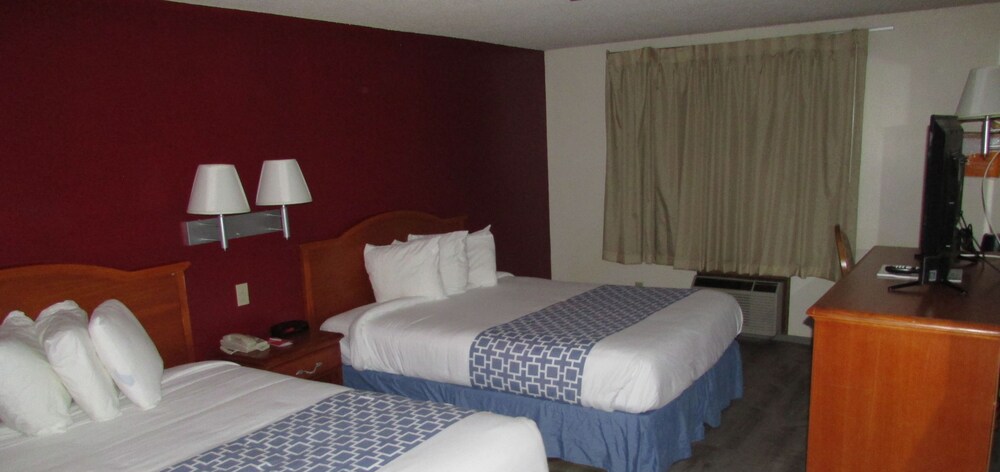 Grizzly Inn Evanston - photo 7