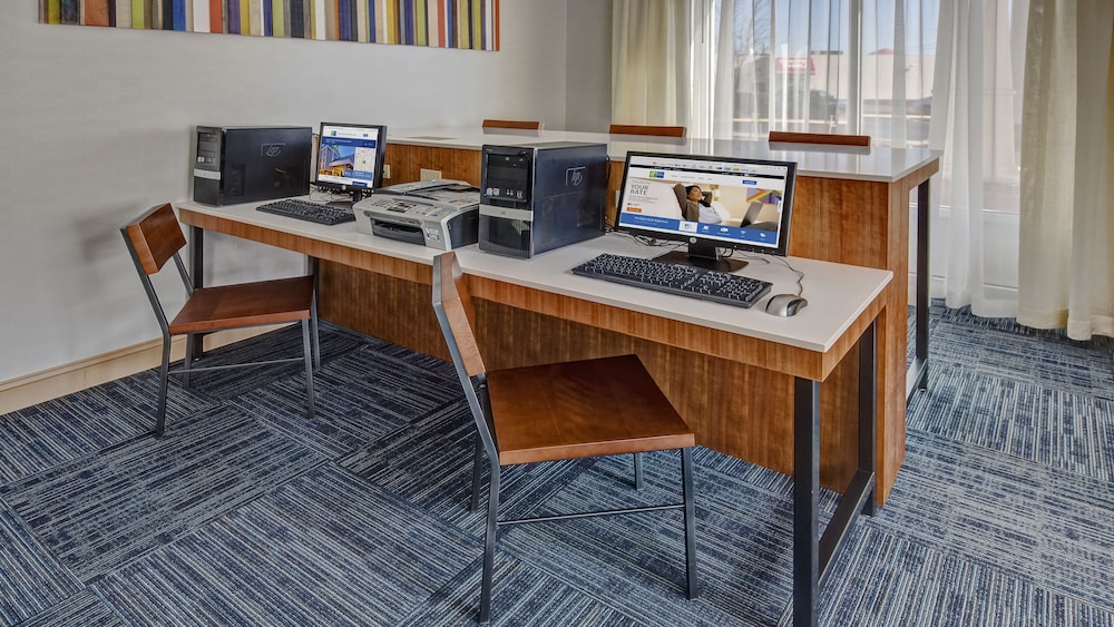 Holiday Inn Express & Suites London by IHG - photo 26