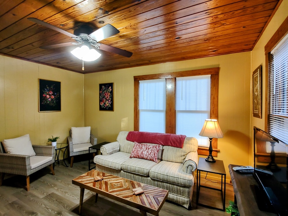 Edgewater Resort Cottage #1 - photo 111
