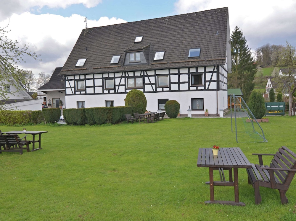 Wohnung in Silbecke mit Pool und Wald — 4-Star Luxury Hotel in Attendorn, Germany