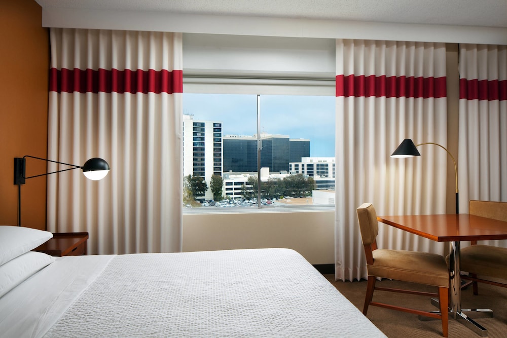 Four Points by Sheraton Los Angeles International Airport - photo 16