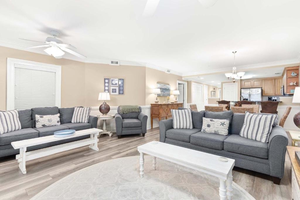 Brass Rail 118 — 4-Star Luxury Hotel in Tybee Island, United States