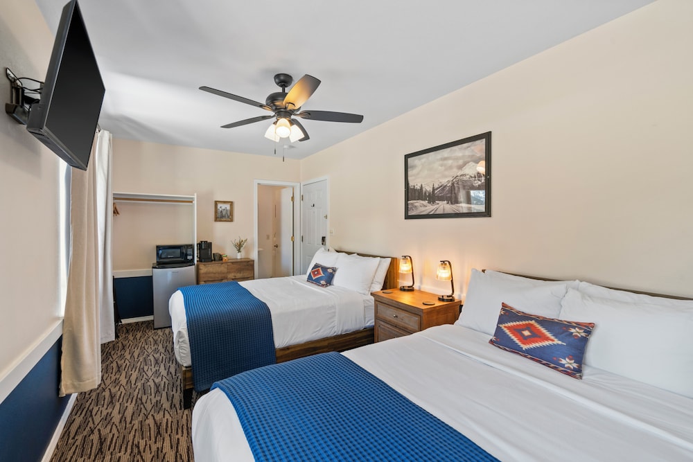 The Bent Elbow Hotel and Restaurant - photo 21