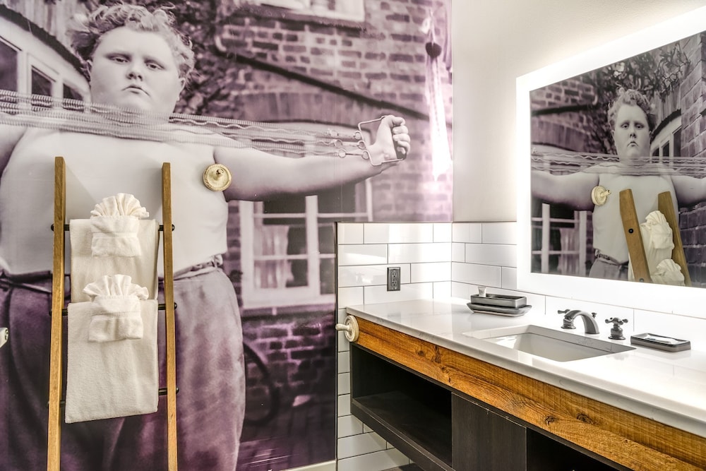 Hotel Crosby - photo 41