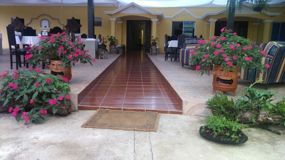 Hotel y Restaurante Eco Chibulbut — Coban — photo 5