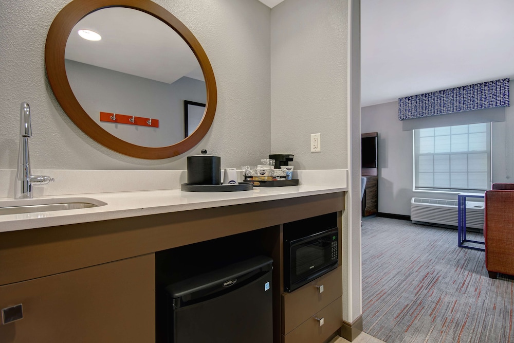 Hampton Inn & Suites Yonkers - photo 6
