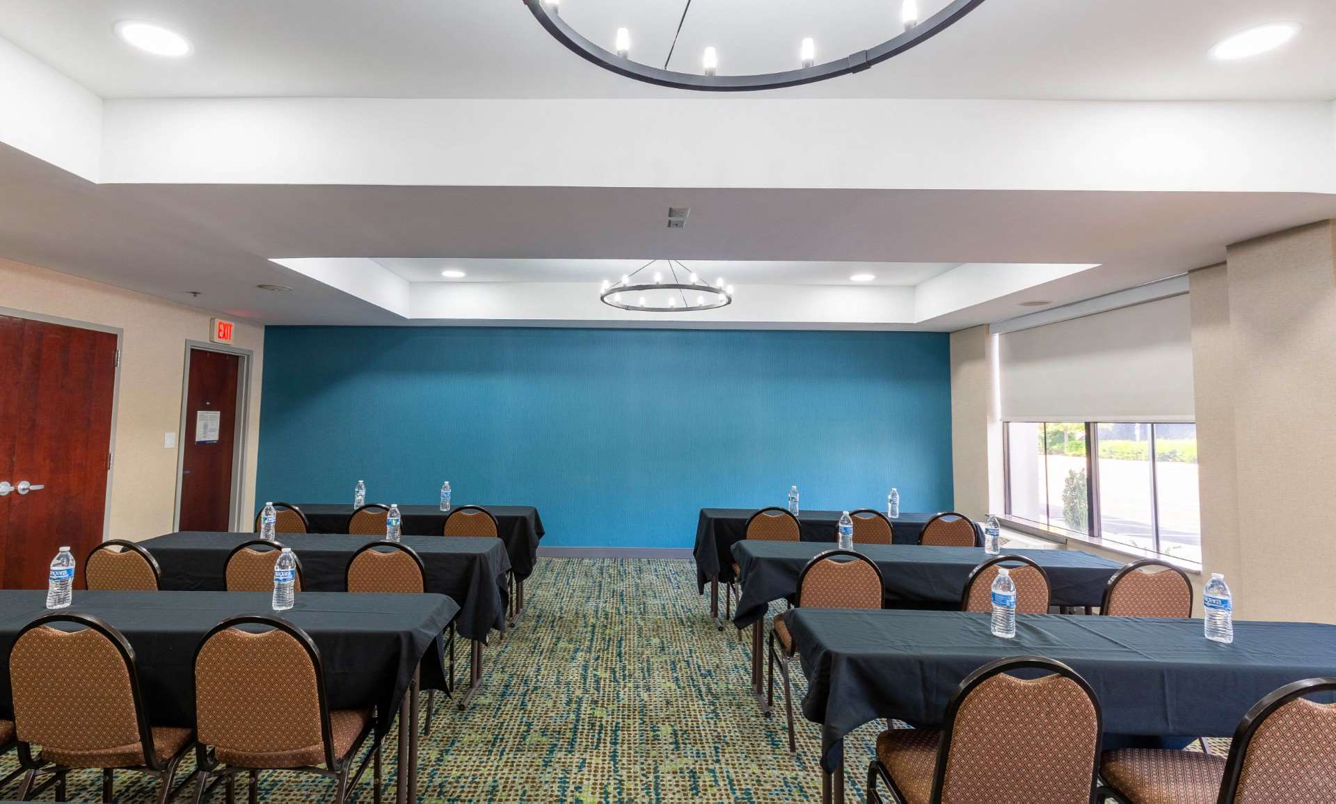 Hampton Inn East Windsor - photo 29