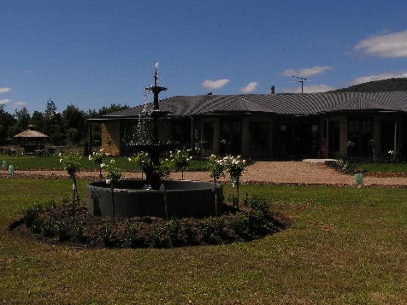 Auberge — 4-Star Luxury Hotel in Woodend, Australia
