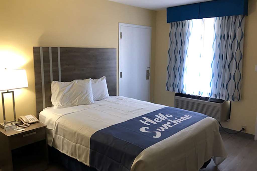 Days Inn by Wyndham Cape Carteret near Emerald Isle - photo 11