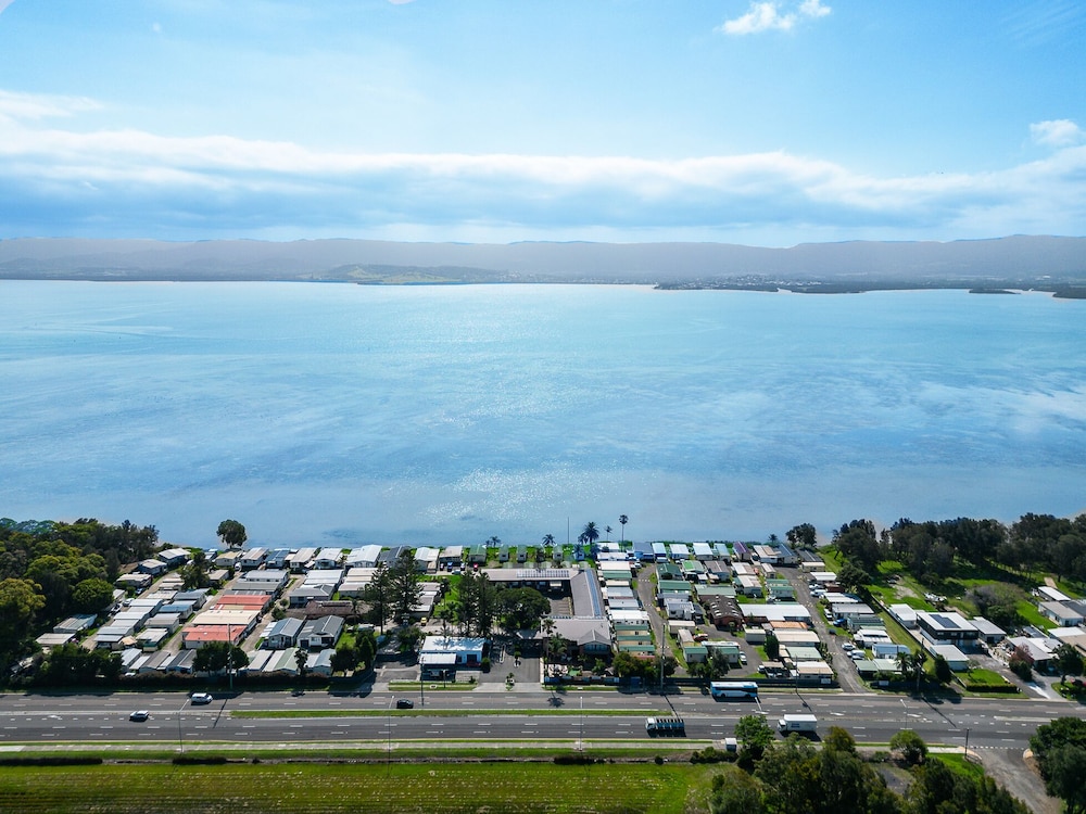 Lakeside Inn Illawarra — Windang