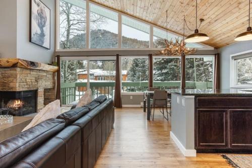 Ideally Located EagleVail Home — 4-Star Luxury Hotel in Avon, United States