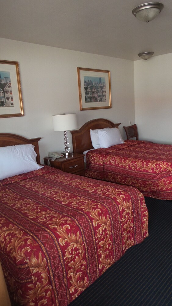 Holiday Motel Oakdale - photo 12