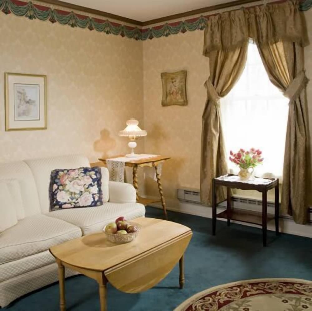 Crestmont Inn - photo 29