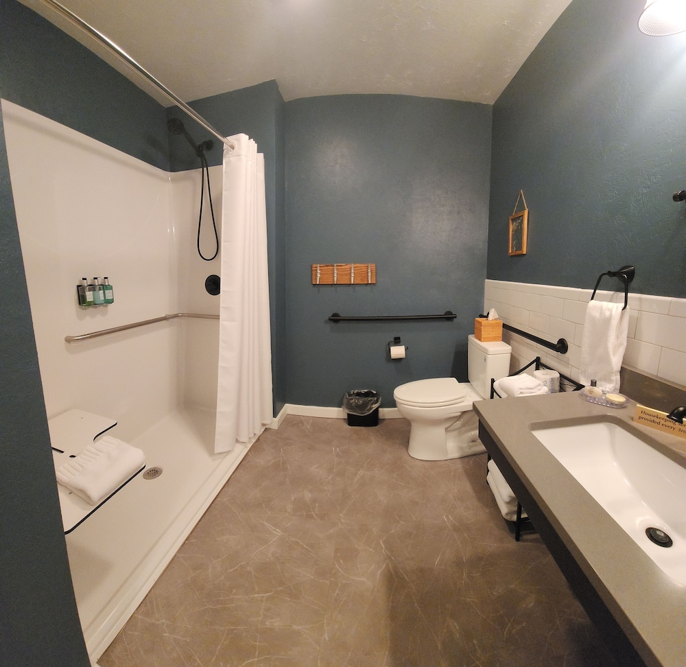 The Lakehouse Inn at Sledd Creek - photo 25