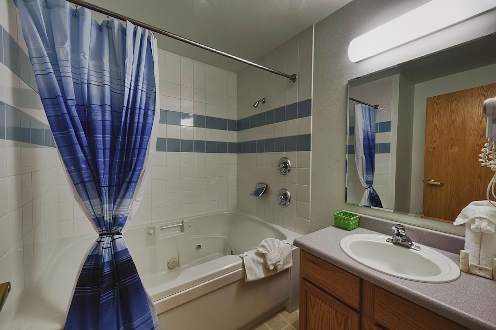 Frontier Suites Hotel in Juneau - photo 21