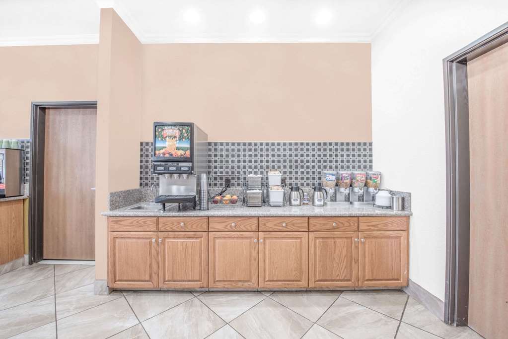 Baymont by Wyndham Pearsall - photo 15