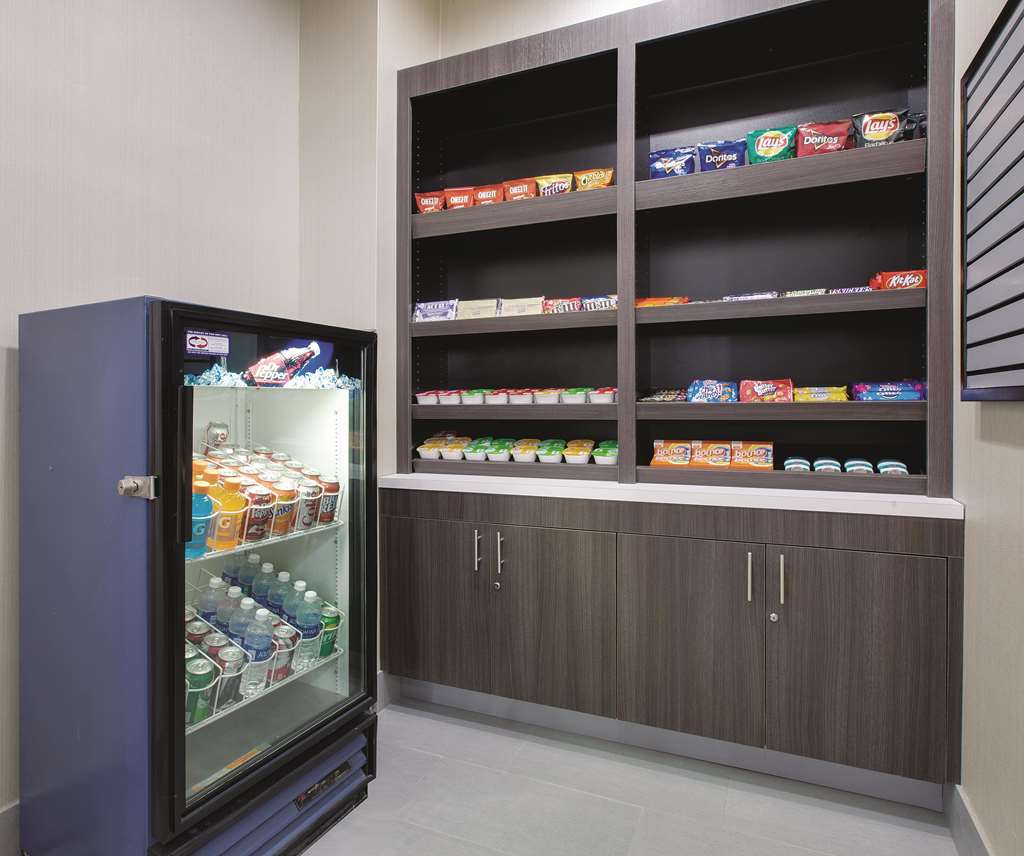 La Quinta Inn & Suites by Wyndham Corsicana - photo 21