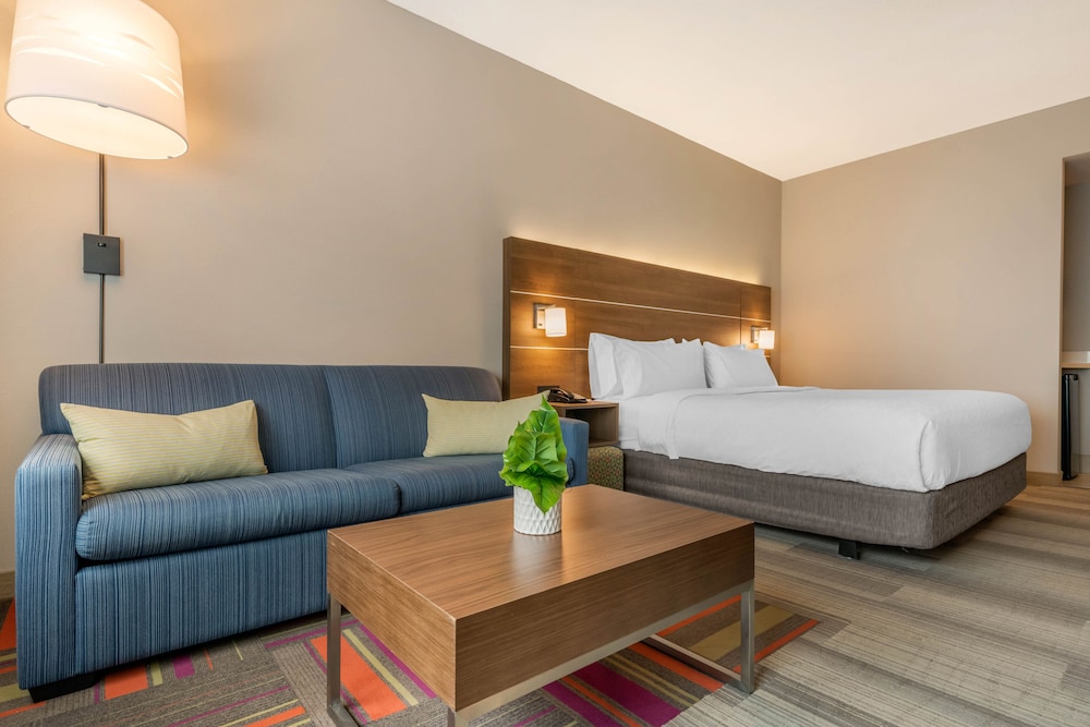 Holiday Inn Express & Suites Moundsville by IHG - photo 12