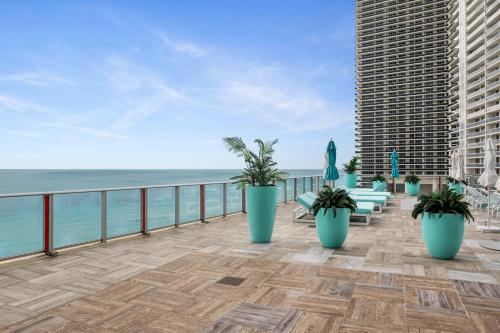 Beautiful Ocean Front 3 Bed 3 Bath @ Hyde Resort - photo 39