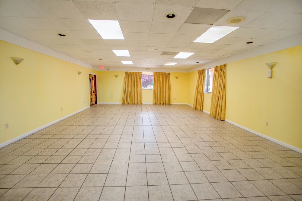 OYO Hotel Greensboro East I 40 - photo 53