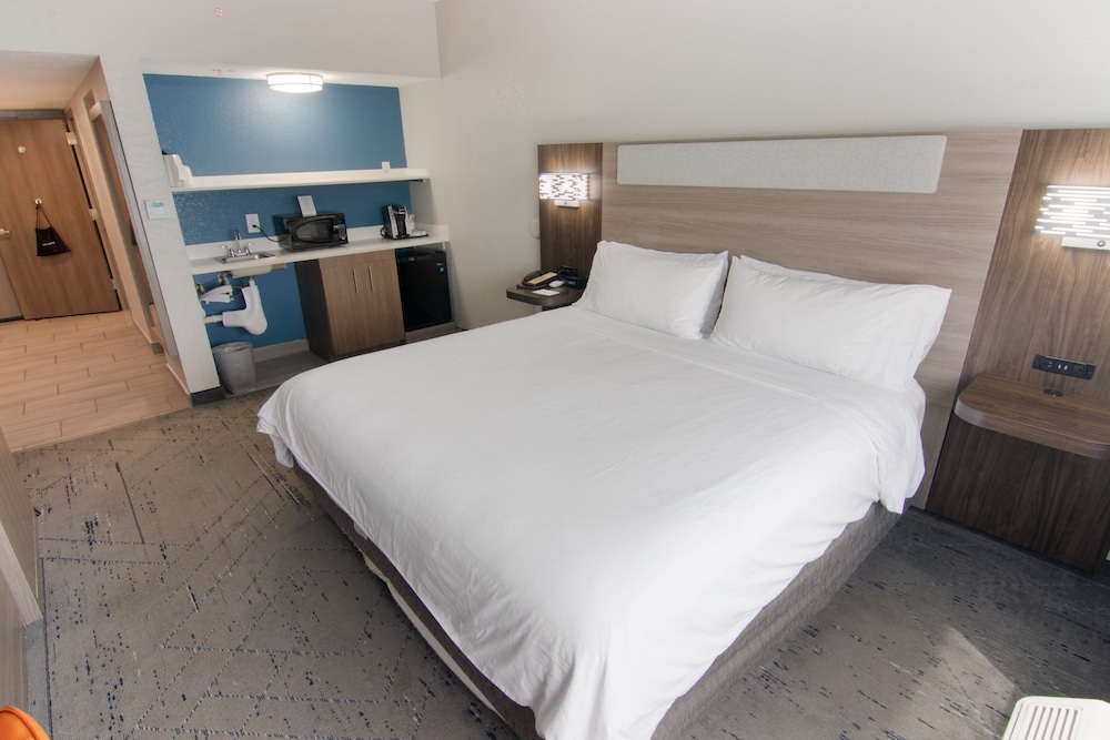 Holiday Inn Express & Suites Ft. Lauderdale Airport West by IHG - photo 13