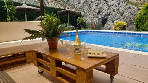 Alojamiento Rural Casitas Cueva del Gato — hotel in Benaojan