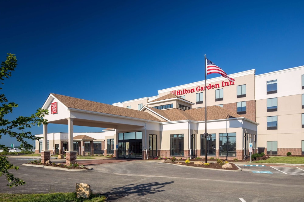 Hilton Garden Inn Pittsburgh Airport - featured photo