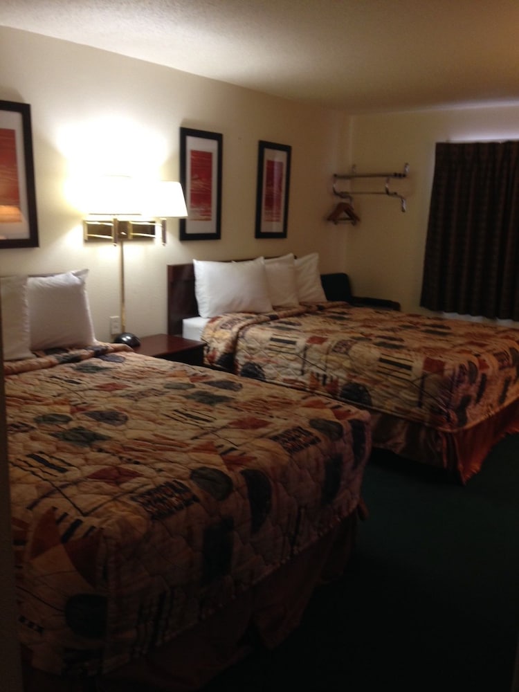 Mobridge Kountry Inn - photo 3