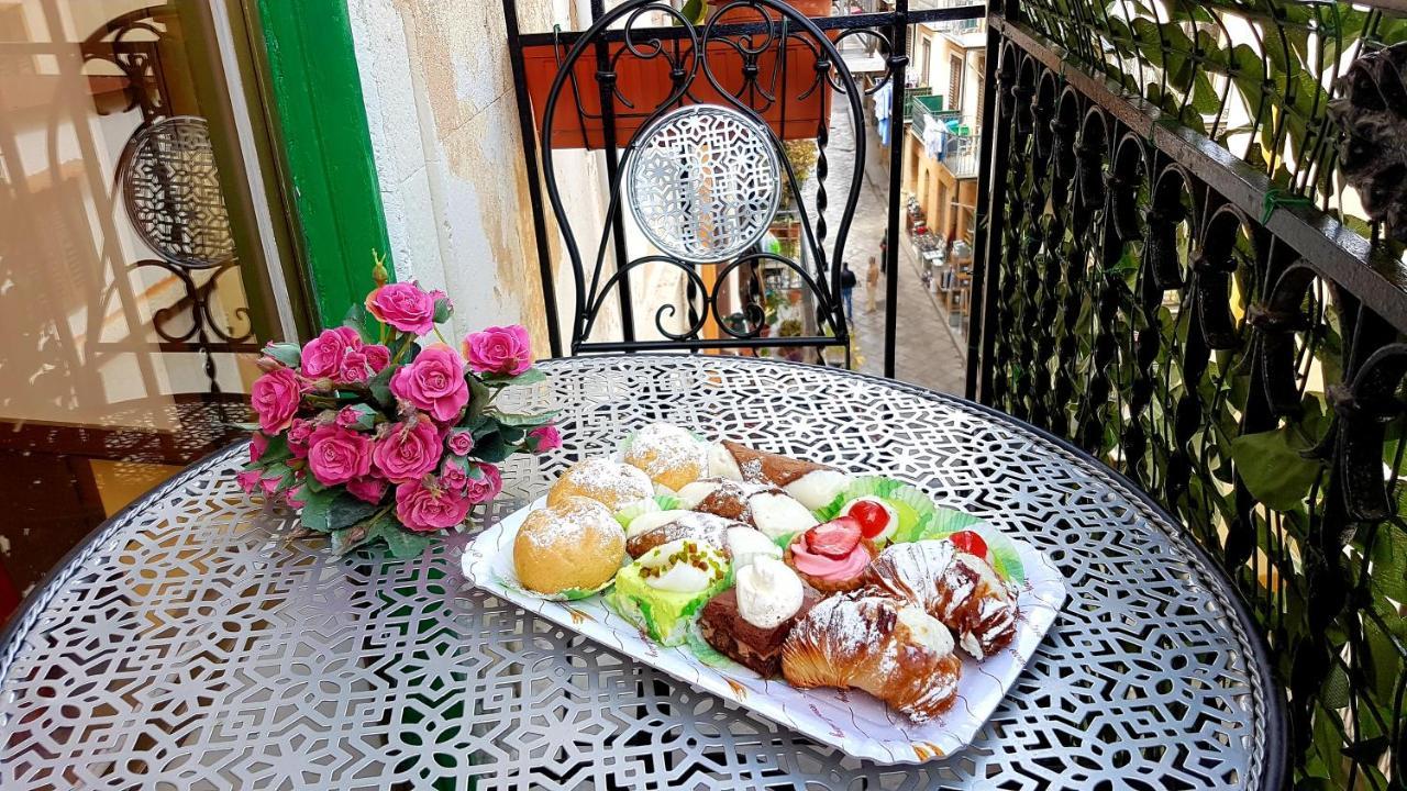Grazioso Appartamento Nel Cuore di Palermo — 5-Star Luxury Hotel in Palermo, Italy