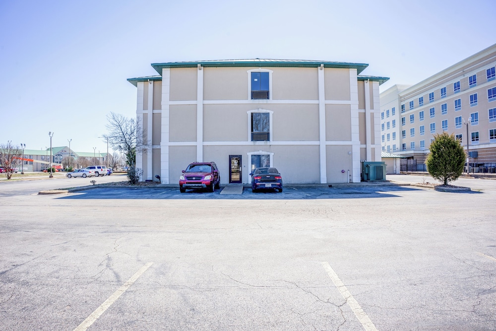 Ark Suites By Oyo Jonesboro I 555 - photo 83
