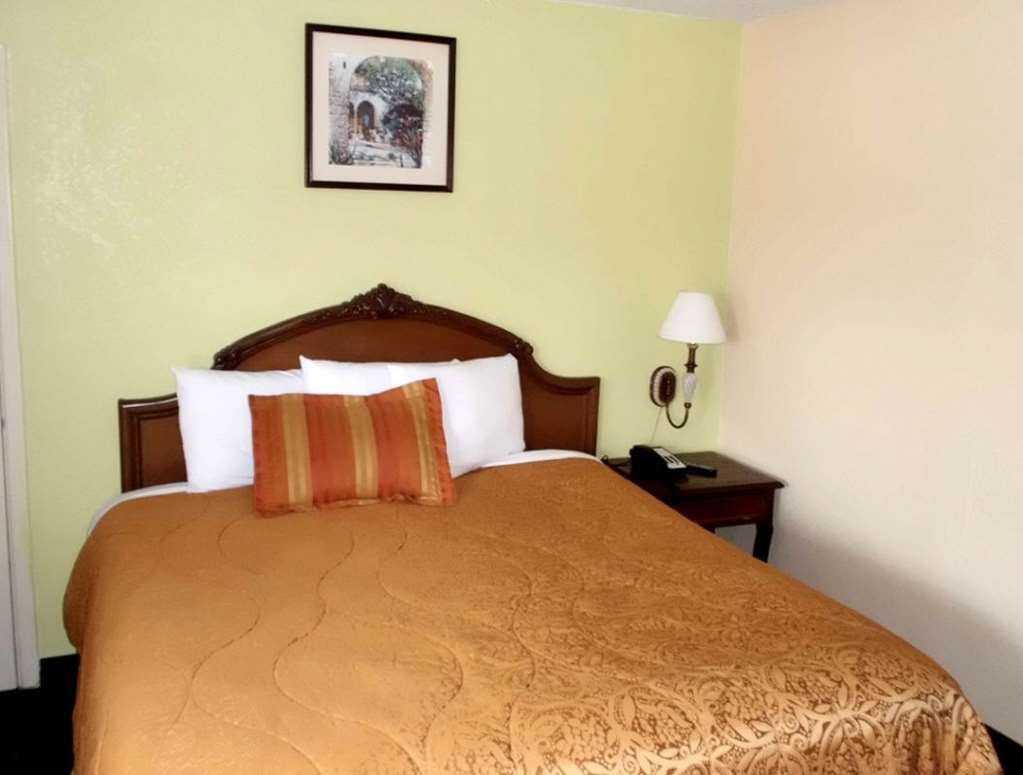America's Best Inn Lakeland - photo 7