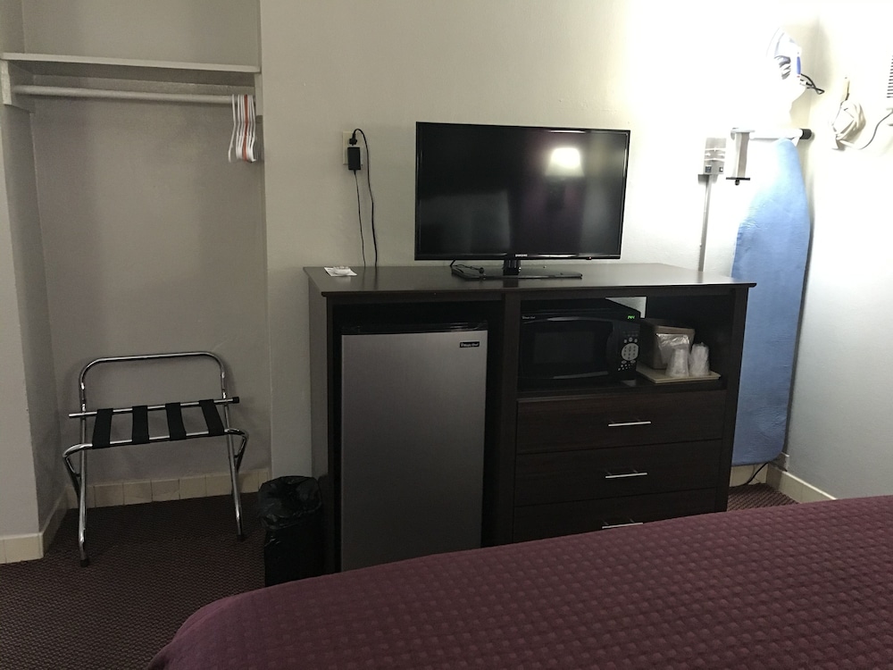 Silver Princess Motel - photo 8
