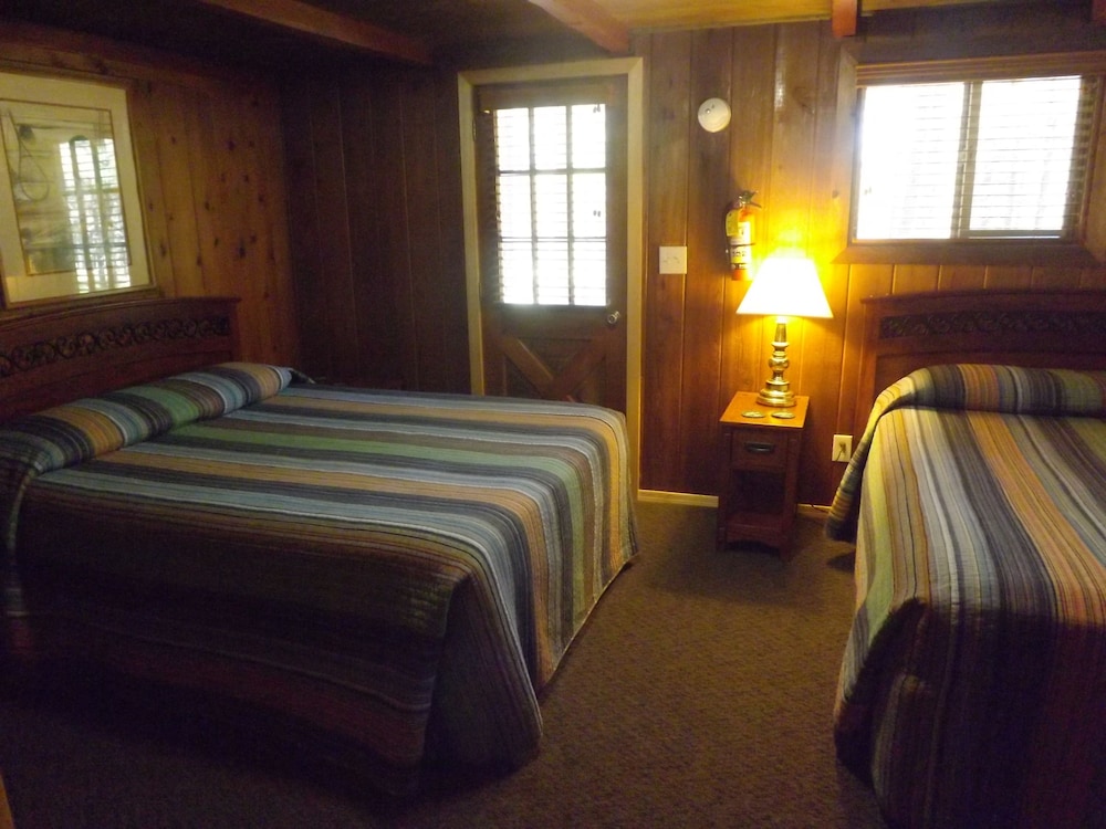 Arizona Mountain Inn and Cabins - photo 8