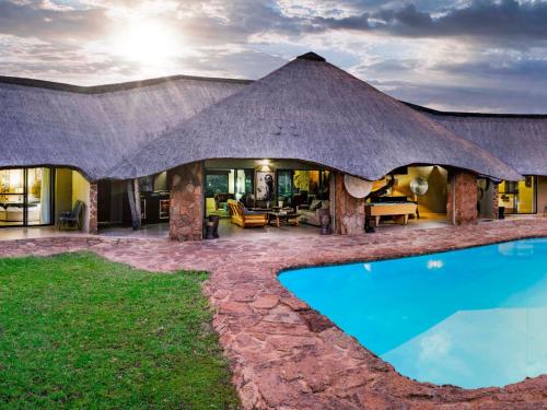 Sable Ranch Bush Lodge — 5-Star Luxury Hotel in Brits, South Africa