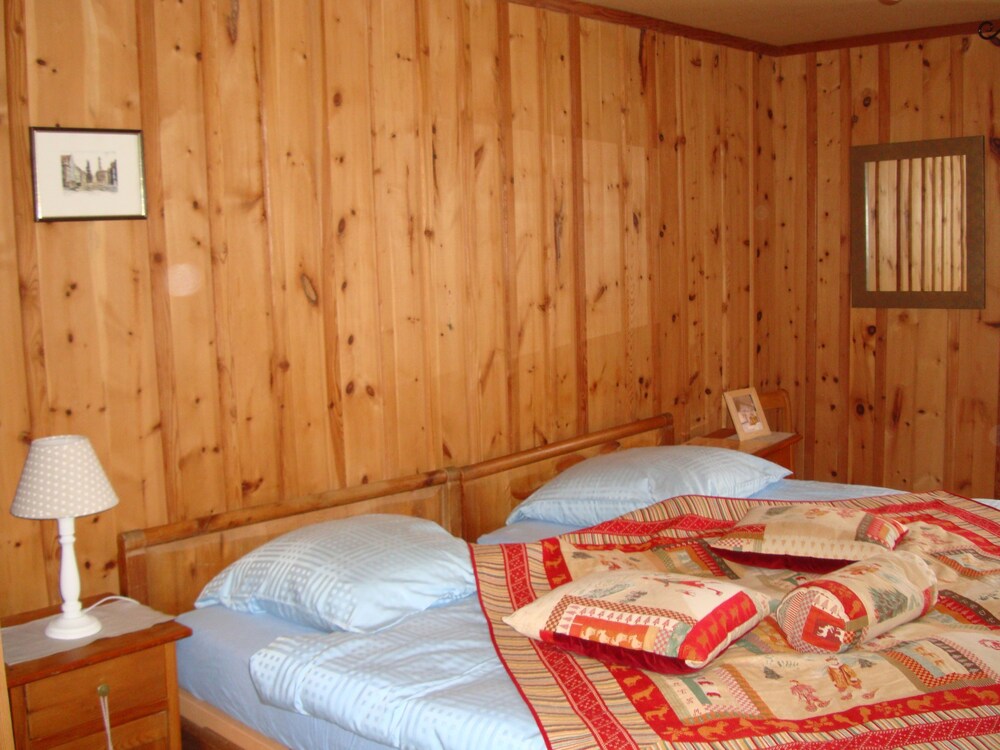 Hôtel Weisshorn sur St. Luc 2337m in Sierre, Switzerland