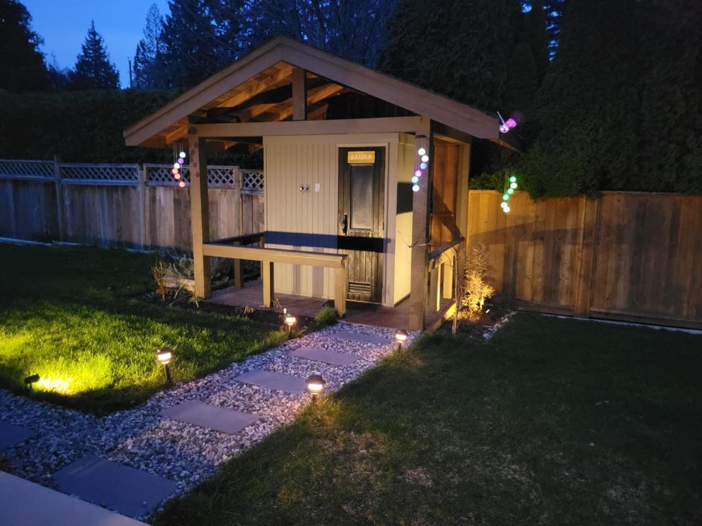 JoyVeal s Homey Place in Sechelt, Canada