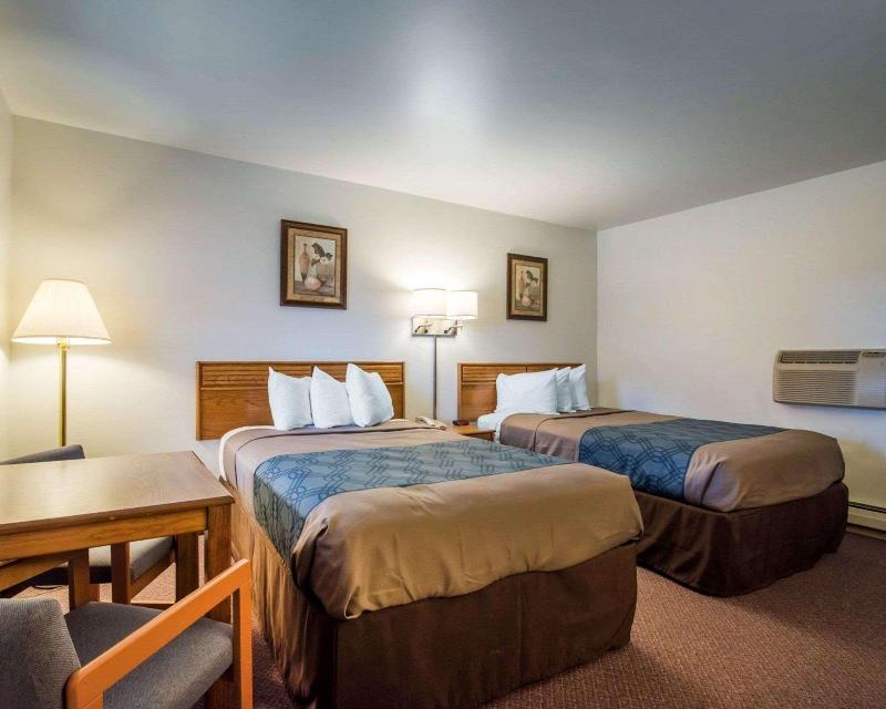 Econo Lodge Saint Albans - photo 27