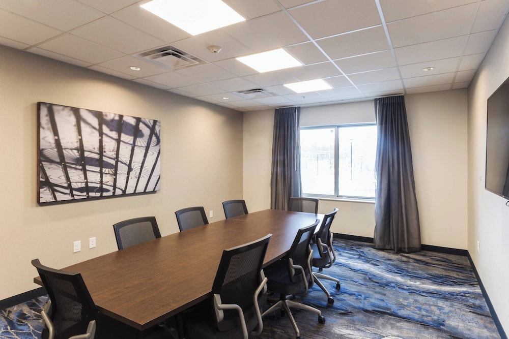 Fairfield Inn and Suites by Marriott Northfield - photo 23