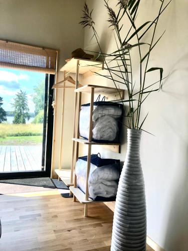 Rum med sjöutsikt — hotel in Ockelbo