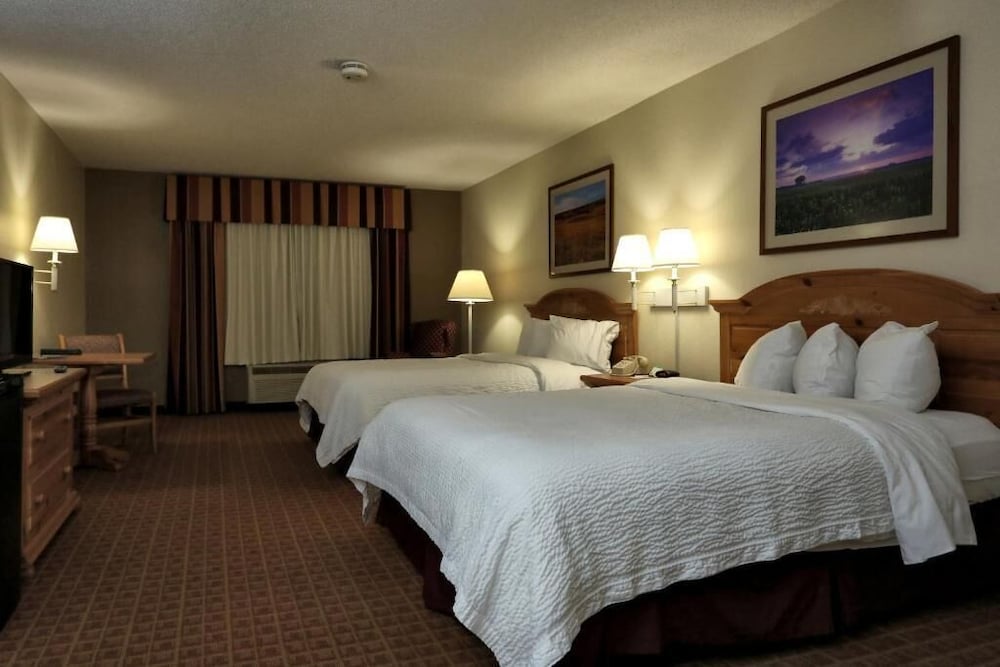 Lancaster Inn and Suites - photo 7