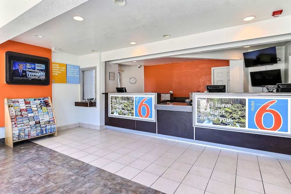 Motel 6 Oakland Airport - photo 15