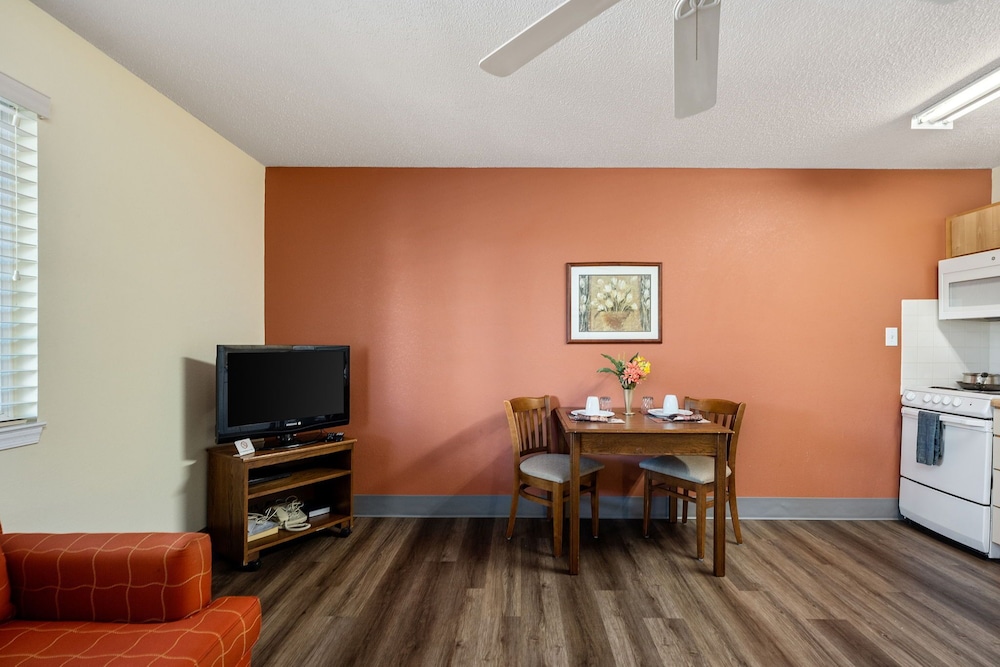 Affordable Suites Fredericksburg - photo 15