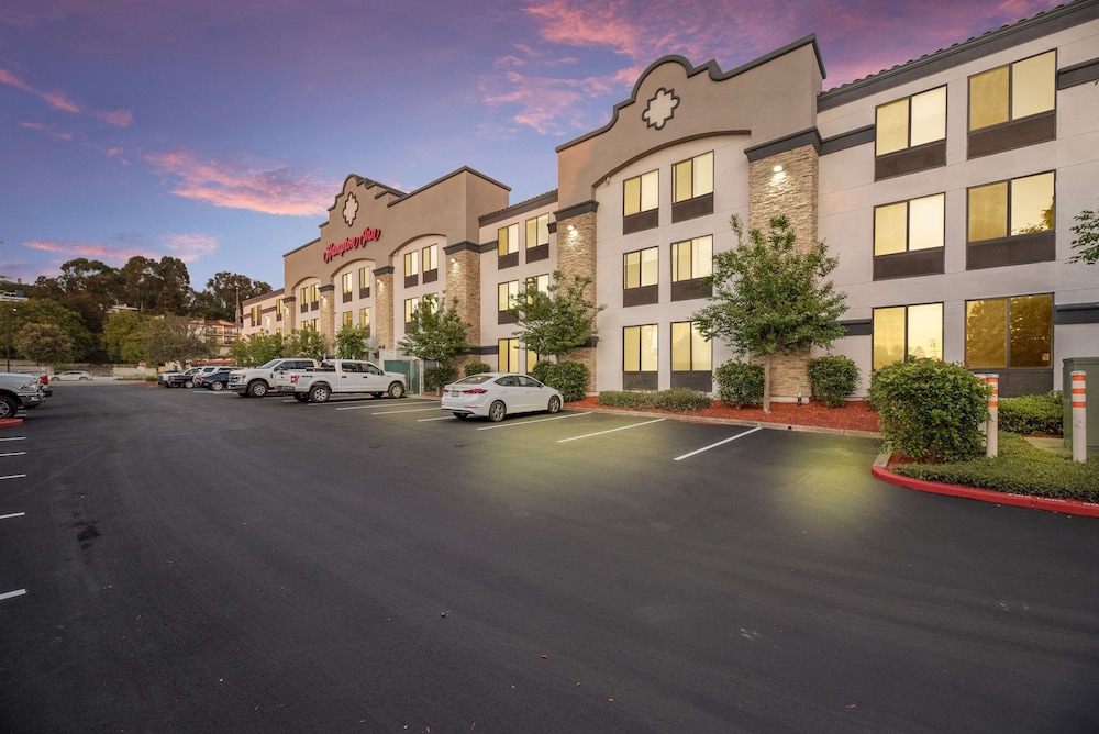 Hampton Inn Oakland Hayward - photo 36