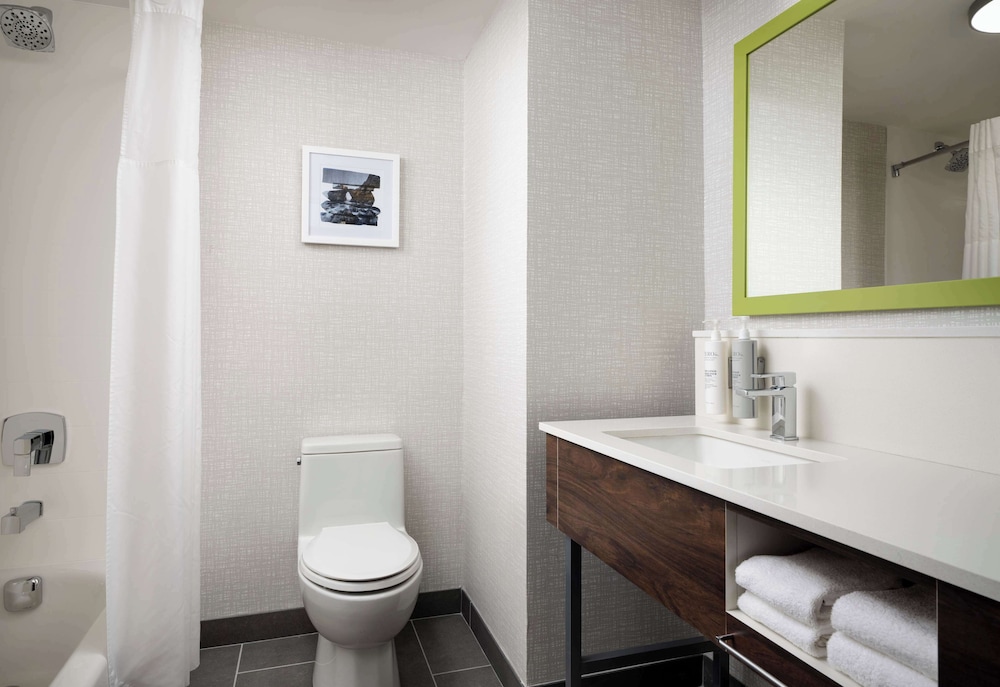 Hampton Inn San Diego Del Mar - photo 11