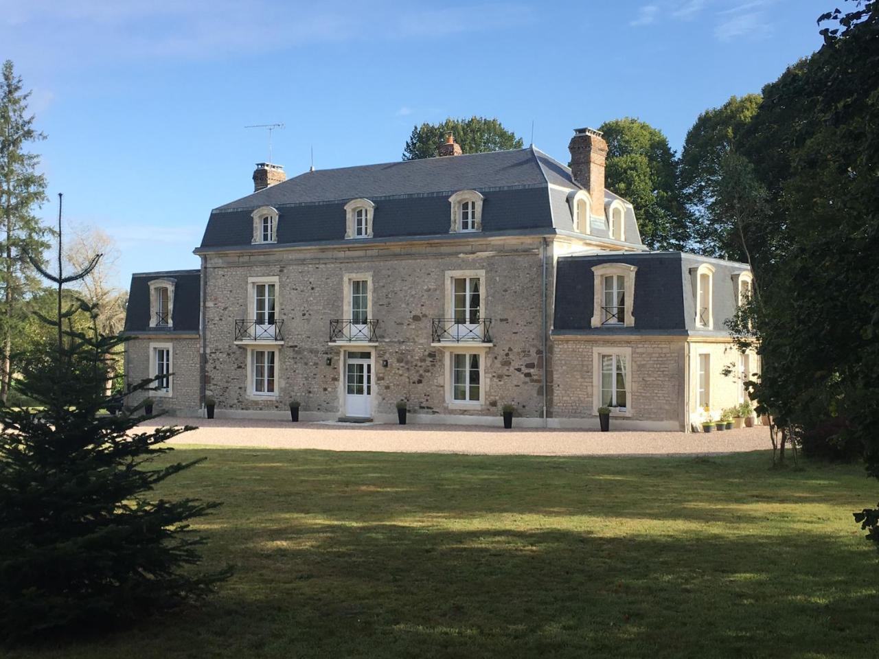 Le Manoir du Ribardon in Caen, France