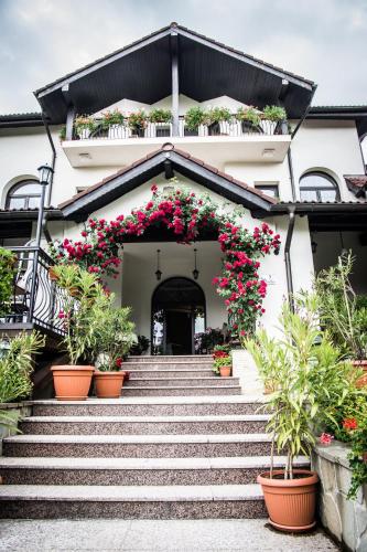 Casa Domneasca — Curtea De Arges — photo 4