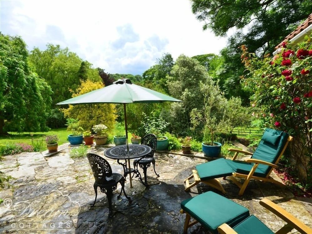 Sixpenny Cottage — 4-Star Luxury Hotel in Weymouth, United Kingdom